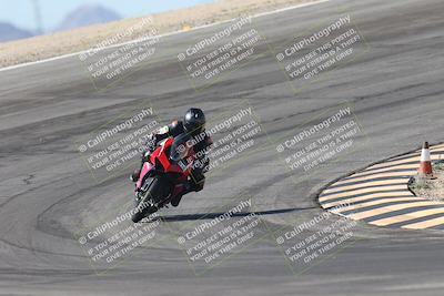 media/Oct-30-2025-Racers Edge (Thu) [[dabbdaf680]]/3-B Group/Session 2 (Bowl Exit)/